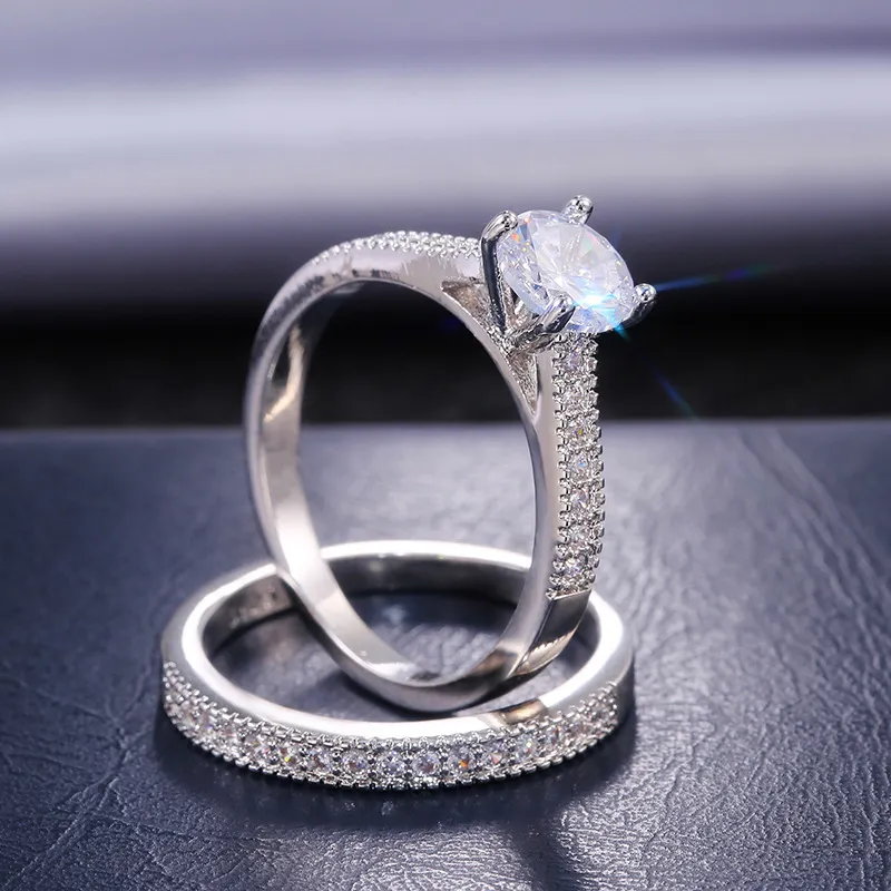 Bague élégante pour couple : bijoux de mariage avec diamant simulé rond